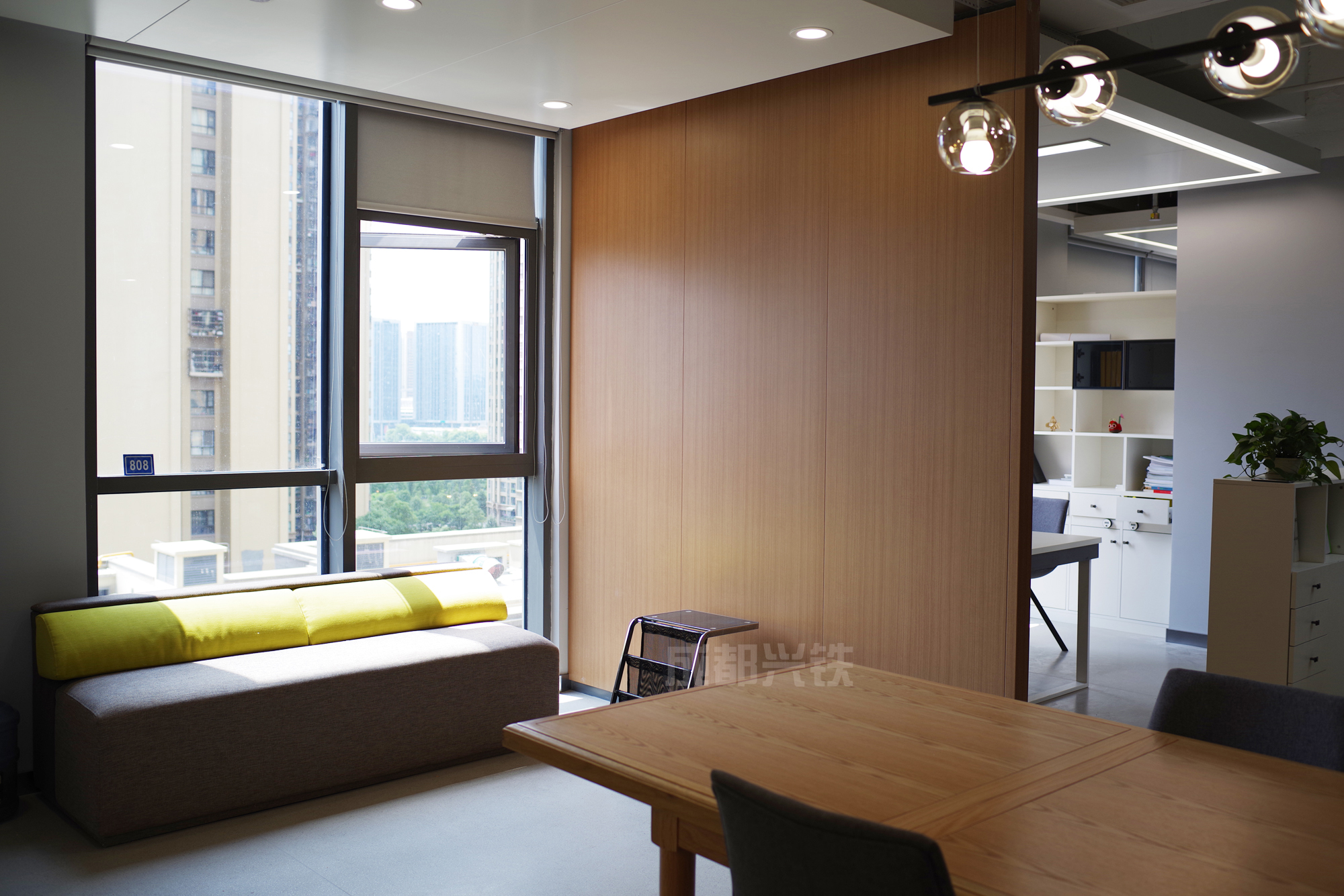 复合木纹钢质墙板